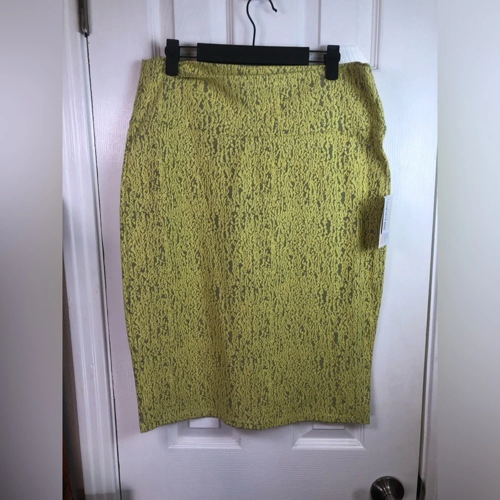 LuLaRoe Neon Lime Textured Pencil Skirt NWT